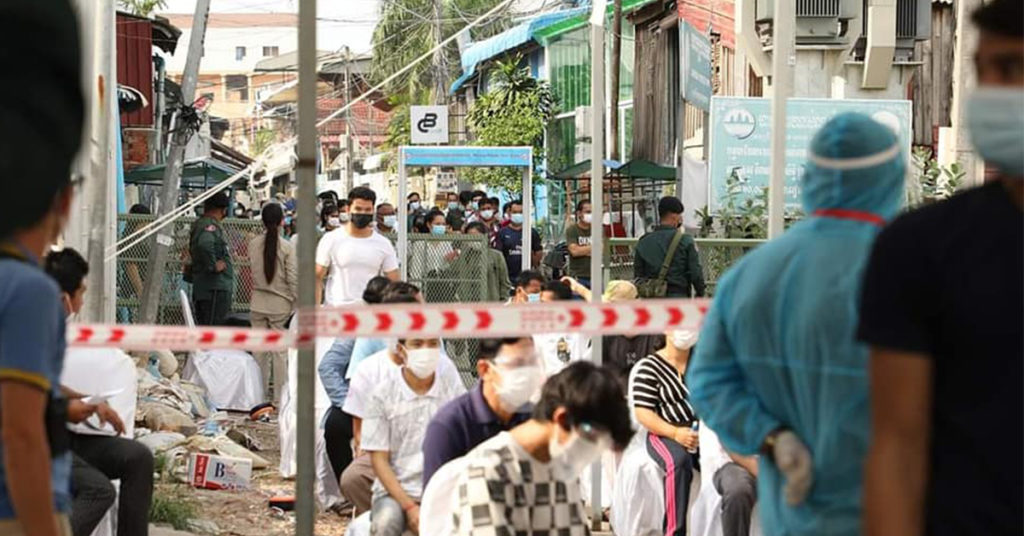 ចាក់វ៉ាក់សាំងនៅតំបន់ក្រហម៖ ១១ថ្ងៃចាក់បានជិត ៥០ម៉ឺននាក់, ពលរដ្ឋបង្ហាញការដឹងគុណ និងចងចាំនូវការប្រឹងប្រែងរបស់សម្តេចតេជោ