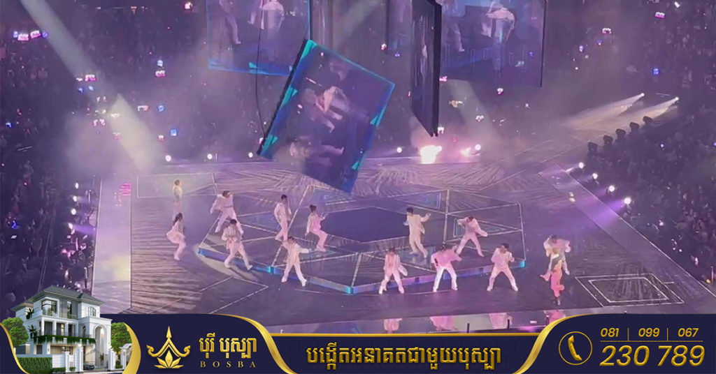 ស្តែងៗ! អ្នករាំ ២នាក់បានរងរបួសធ្ងន់ ក្រោយផ្ទាំងអេក្រង់ធំមួយបានធ្លាក់ចំពីលើ ខណៈពួកគេកំពុងរាំលើឆាកតន្ត្រីរបស់តារាចម្រៀងហុងកុង Mirror (មានវីដេអូ)