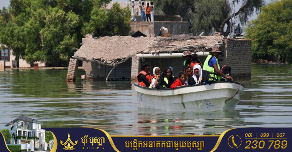 ប៉ាគីស្ថានបង្ខំចិត្តកាច់ផ្តាច់ផ្លូវ Highway ដ៏សំខាន់បំផុតមួយ ដើម្បីរំដោះទឹកកុំឲ្យជន់លេចចូលក្នុងទីក្រុង