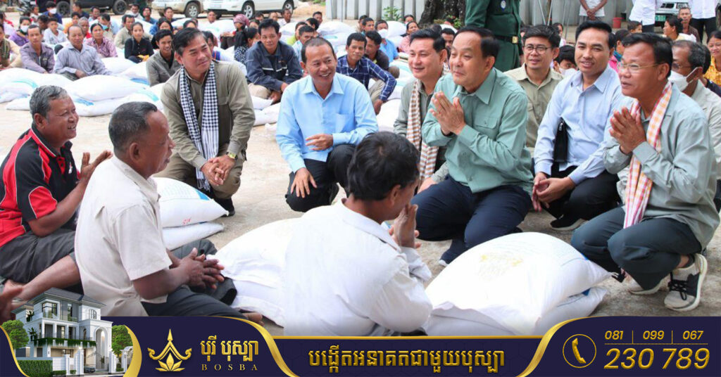 ស្រូវពូជរបស់សម្ដេចតេជោ ហ៊ុន សែន ត្រូវបានប្រគល់ជូនពលរដ្ឋរងគ្រោះដោយសារទឹកជំនន់ចំនួន ៦០៦គ្រួសារ នៅស្រុកស្ទោង