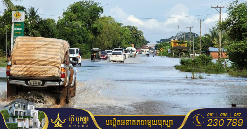 ភ្លៀងធ្លាក់ខ្លាំងនៅតំបន់ភ្នំសន្ទុក បានធ្វើឱ្យលិចផ្លូវជាតិលេខ៦ ត្រង់គីឡូម៉ែត្រលេខ១៤៦-១៤៧ ដោយសារជន់លិចទឹកភ្លៀងកាលពីព្រឹកមិញនេះ