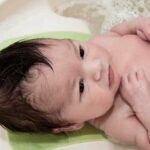 អ្នកម្តាយ ឬសមាជិកគ្រួសារគួរយល់ដឹងអំពីវិធីសាស្ត្រខ្លះៗ ក្នុងការងូតទឹកឱ្យទារក!