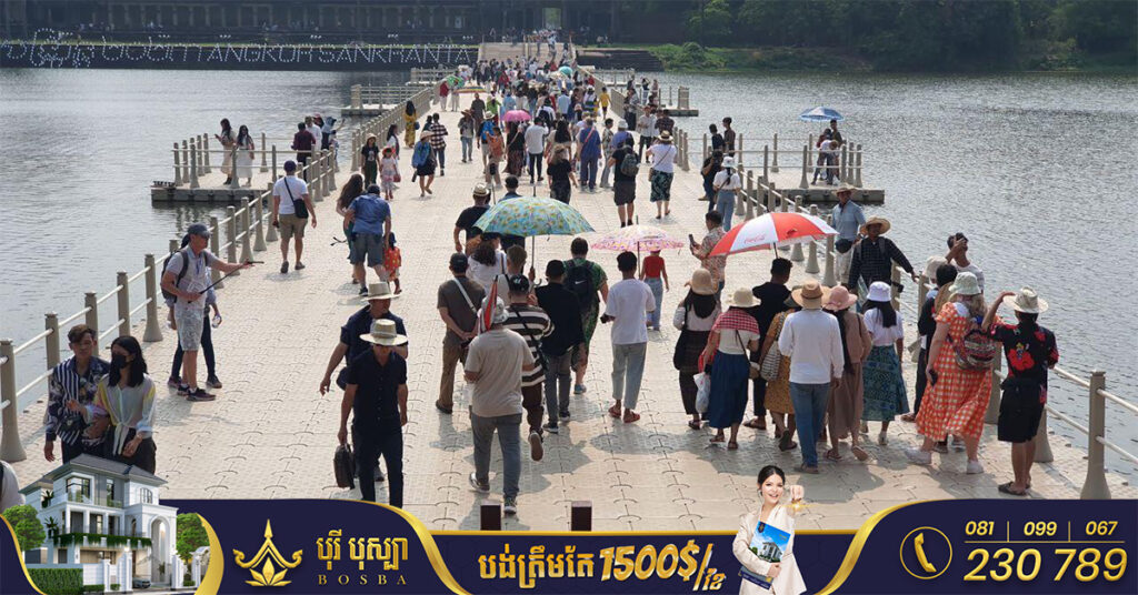 ភ្ញៀវទេសចរជាតិ-អន្តរជាតិ យ៉ាងច្រើនកុះករសម្រុកមកលេងខេត្តសៀមរាប ក្នុងឱកាសព្រឹត្តិការណ៍អង្គរសង្ក្រាន្តឆ្នាំ២០២៣