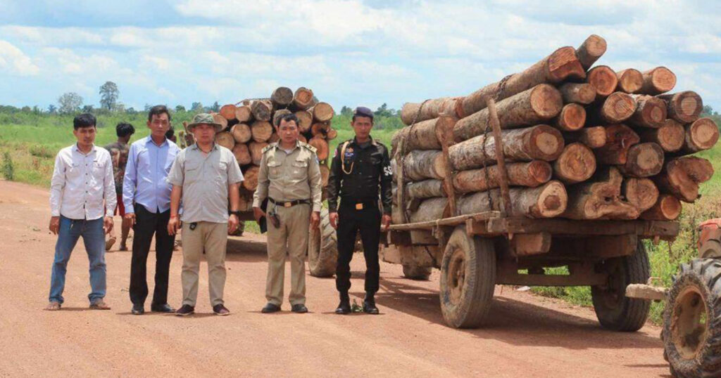 កម្លាំងចម្រុះចុះបង្រ្កាបបទល្មើសព្រៃឈើ នៅឃុំវឌ្ឍនៈ ក្នុងស្រុកសំបូរ ដកហូតឈើសុក្រមលេខ១ បានជាង១ម៉ែត្រគូប