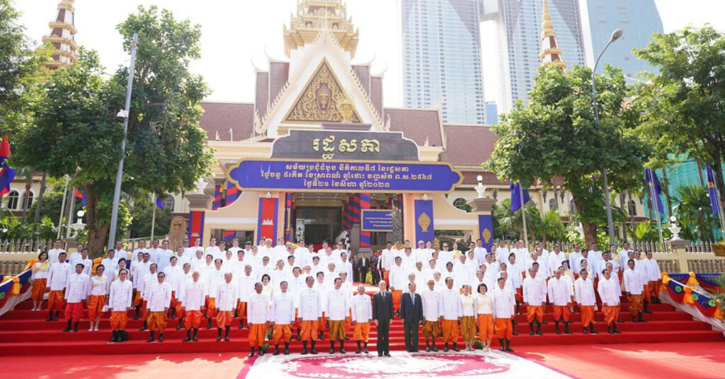 តំណាងរាស្រ្តទាំង១២៥រូប ត្រូវបានប្រកាសសុពលភាព ដោយសម្តេចអគ្គមហាពញាចក្រី ហេង សំរិន ក្នុងសម័យប្រជុំលើកទី១ ហើយនឹងស្បថចូលកាន់តំណែងរសៀលនេះនៅក្នុងព្រះបរមរាជវាំង