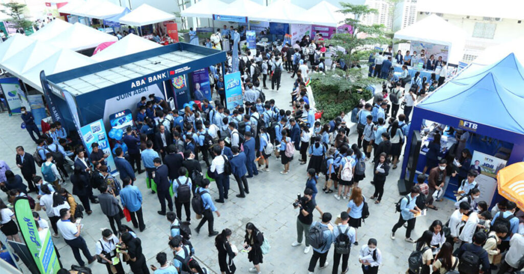 អង្គការ​ ILO អះអាងថា កម្ពុជាមានអត្រានៃអ្នកមានការងារធ្វើ ៩៩.៥%