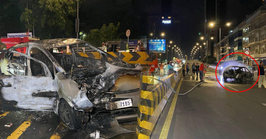 រថយន្តតាក់ស៊ីដឹកភ្ញៀវមួយគ្រឿង បើកទៅបុកដៃស្ពានអាកាស ៥មករា បង្កជាអគ្គិភ័យឆាបឆេះអស់ទាំងស្រុង ស្ថិតនៅខណ្ឌទួលគោក