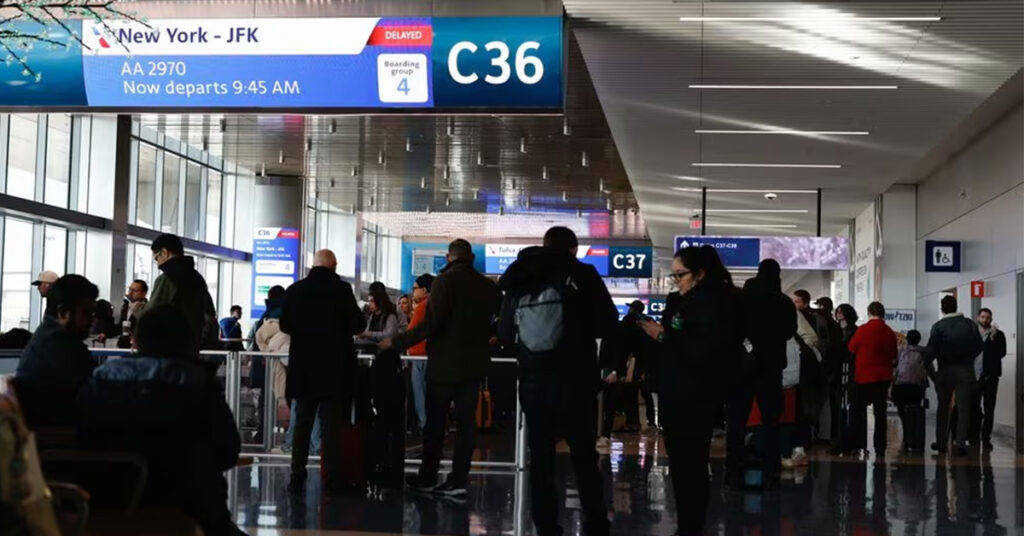 អាកាសចរណ៍អាមេរិក លុបចោលជើងហោះហើរសរុបជាង២,០០០ជើង ដោយសារព្យុះរដូវរងាដ៏ធំមួយ