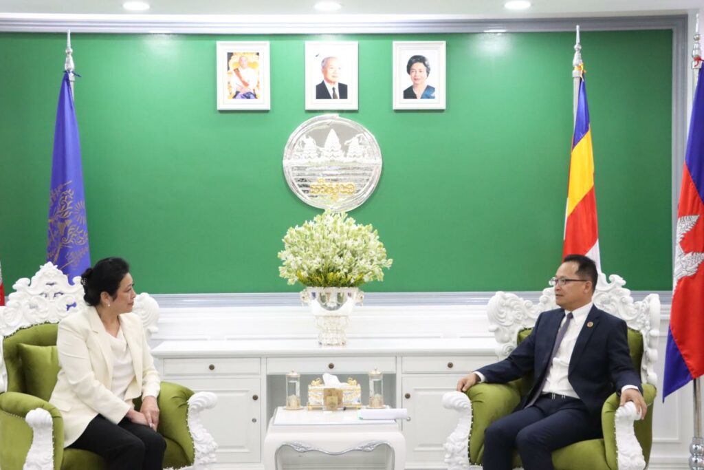 រដ្ឋមន្រ្តីក្រសួងបរិស្ថាន គាំទ្រ និងលើកទឹកចិត្តឱ្យមានការវិនិយោគលើសំណល់ប្លាស្ទិក