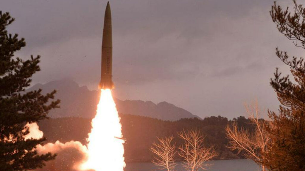 កូរ៉េខាងជើង បាញ់សាកល្បងមីស៊ីលបាលិស្ទីគមួយគ្រាប់ ខណៈលោក Blinken ធ្វើទស្សនកិច្ចនៅកូរ៉េខាងត្បូង