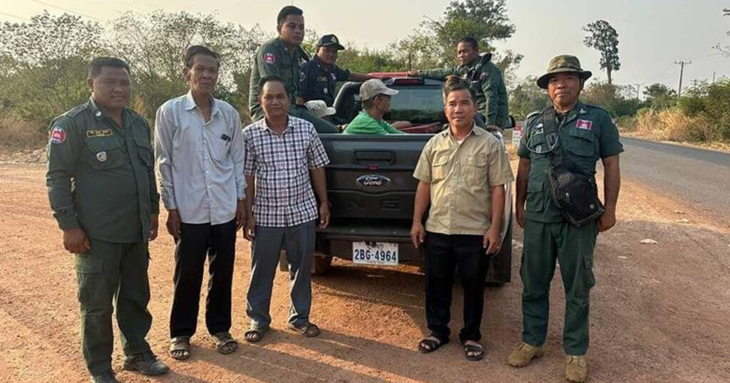 អភិបាលស្រុករវៀង ខេត្តព្រះវិហារ ដឹកនាំកម្លាំងចម្រុះបង្រ្កាបល្បែងអនឡាញចំនួន២ទីតាំង ឃាត់ខ្លួនមនុស្ស ៨នាក់