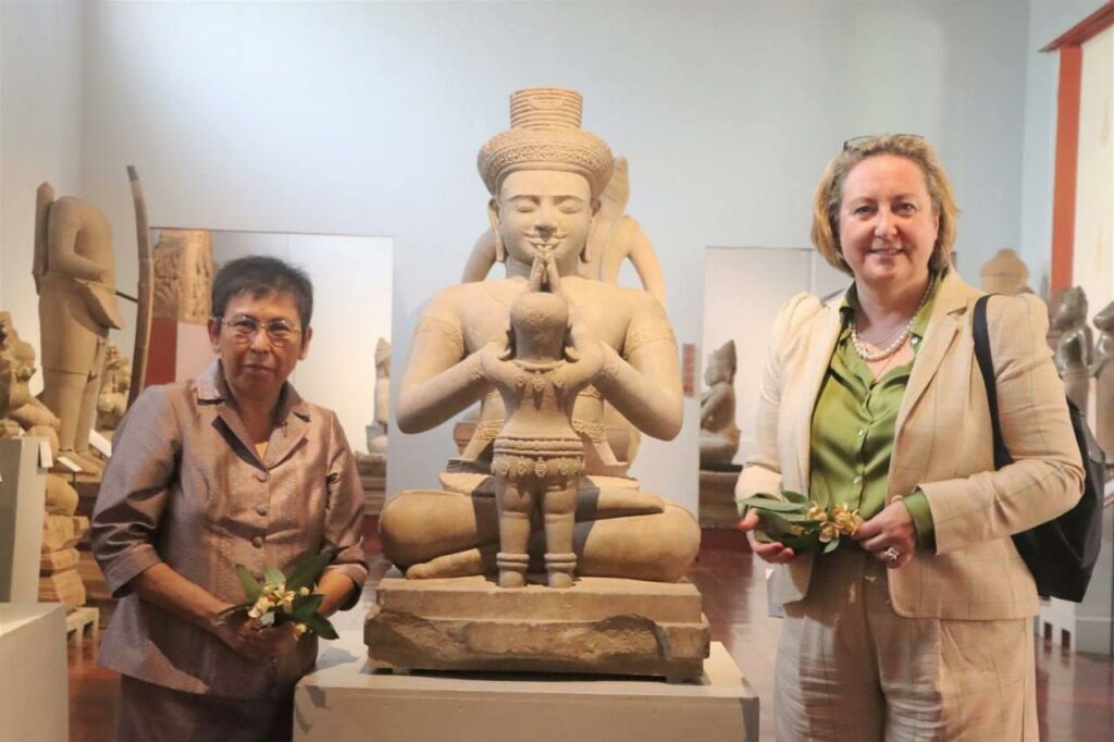 ក្រសួងវប្បធម៌៖ កម្ពុជាចង់មាន MOU ជាមួយអង់គ្លេស លើការទប់ស្កាត់ការចរាចរវត្ថុបុរាណខុសច្បាប់