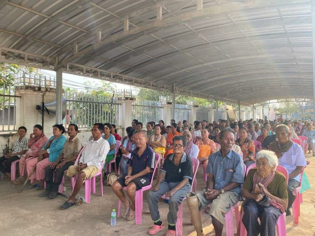 ជនពិការជីវភាពក្រីក្រ នៅក្រុងក្រចេះ ចំនួន១៣១នាក់ ទទួលបានប្រាក់របបគោលនយោបាយពីរាជរដ្ឋាភិបាល