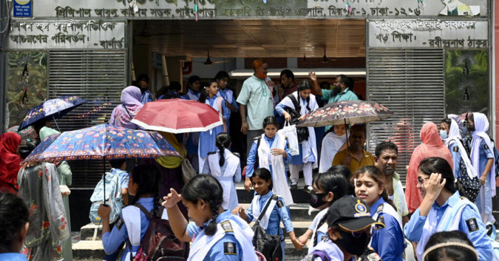 បង់ក្លាដែស បិទសាលារៀនជាថ្មី ខណៈដែលកម្តៅឡើងដល់ ៤៣អង្សាសេ