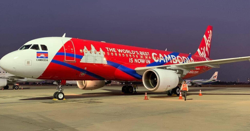 យន្តហោះគ្រឿងទី១ របស់ Air Asia Cambodia មកដល់អាកាសយានដ្ឋានអន្តរជាតិភ្នំពេញ ត្រៀមហោះហើរបង្ហាញ និងសាកល្បង នៅថ្ងៃទី៣០ ខែមេសា