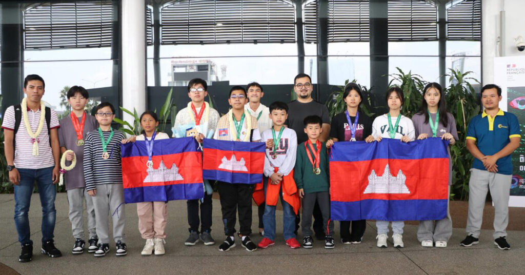 ការប្រឡងប្រជែងគណិតវិទ្យាអន្តរជាតិនៅអូស្ត្រាលី សិស្សឆ្នើមកម្ពុជាដណ្តើមបានលេខ ១ និងដណ្តើមបានមេដាយមាស ប្រាក់ សំរឹទ្ធ ១២គ្រឿង