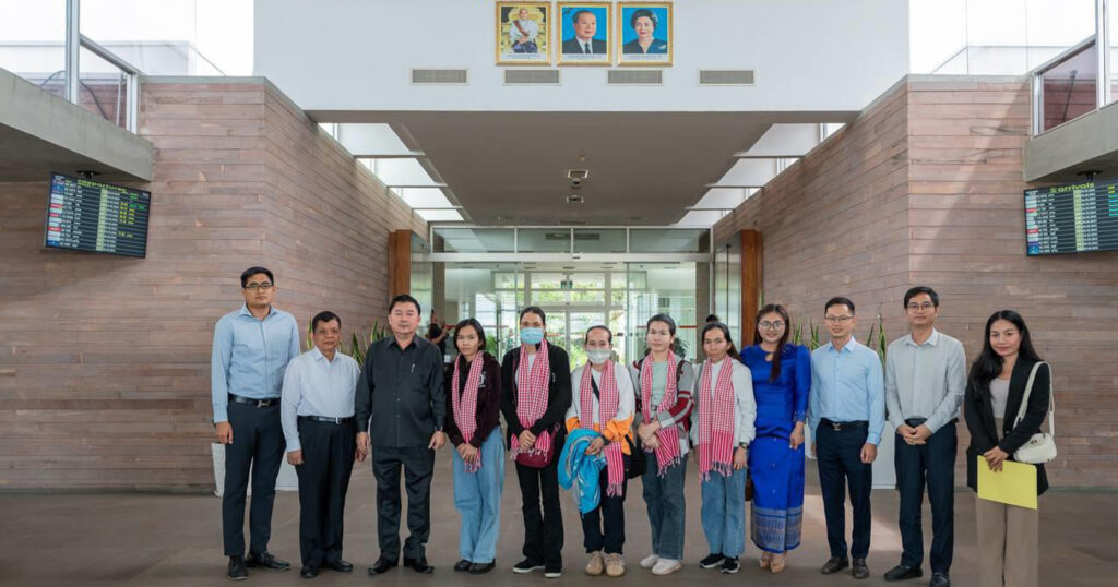 ពលការិនីខ្មែរនៅអារ៉ាប៊ីសាអូឌីត៥នាក់បន្ថែមទៀត បានមកដល់កម្ពុជានៅថ្ងៃនេះក្រោមការសម្របសម្រួលរបស់រាជរដ្ឋាភិបាល