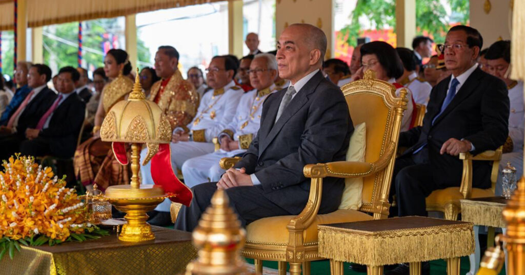 ព្រះមហាក្សត្រនៃកម្ពុជា យាងជាព្រះរាជាធិបតីដ៏ខ្ពង់ខ្ពស់បំផុត ក្នុងព្រះរាជពិធីច្រត់ព្រះនង្គ័ល នៅខេត្តកំពង់ស្ពឺ