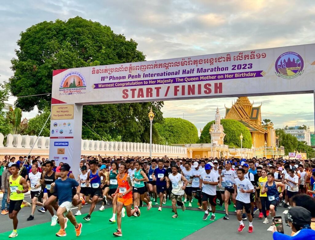 អត្តពលិកជាង ៦០សញ្ជាតិ បានចុះឈ្មោះរត់ភ្នំពេញពាក់កណ្ដាលម៉ារ៉ាតុងខែក្រោយ ខណៈការចុះឈ្មោះនៅសល់ ១ខែទៀត