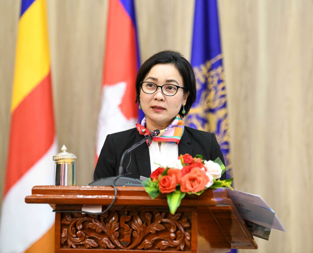 ធនាគារជាតិនៃកម្ពុជា៖ សេដ្ឋកិច្ចកម្ពុជាត្រូវបានព្យាករមានកំណើន ៦% ជាមួយកម្រិតអតិផរណាក្នុងរង្វង់ ២ភាគរយ ក្នុងឆ្នាំ២០២៤