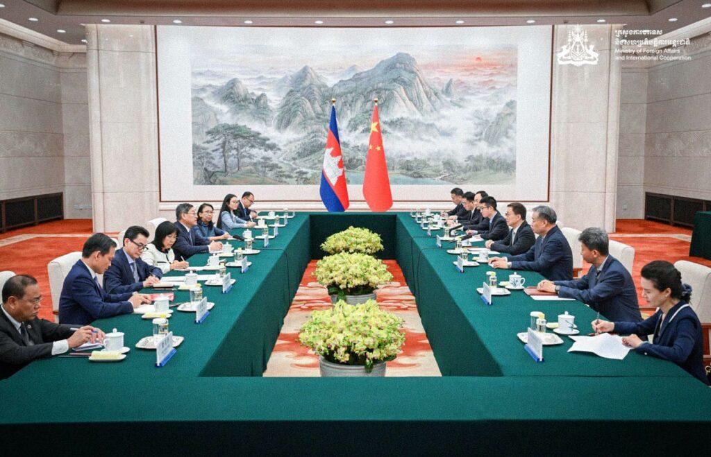 រដ្ឋាភិបាលចិនសន្យាលើកទឹកចិត្តក្រុមហ៊ុន និងសហគ្រាសចិនឱ្យវិនិយោគនៅកម្ពុជា និងពង្រីកការនាំចូលផលិតផលកសិកម្មពីកម្ពុជាថែមទៀត