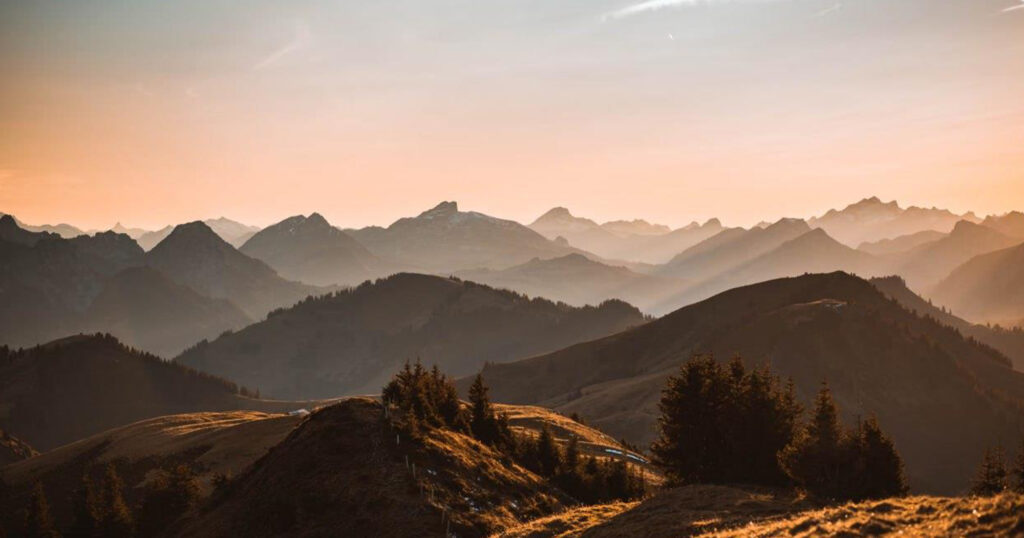 ចំណេះដឹងទូទៅ៖ ហេតុអ្វីបានជានៅទីខ្ពស់ៗ ឬនៅលើភ្នំ អាកាសធាតុត្រជាក់ជាងនៅខាងក្រោម?