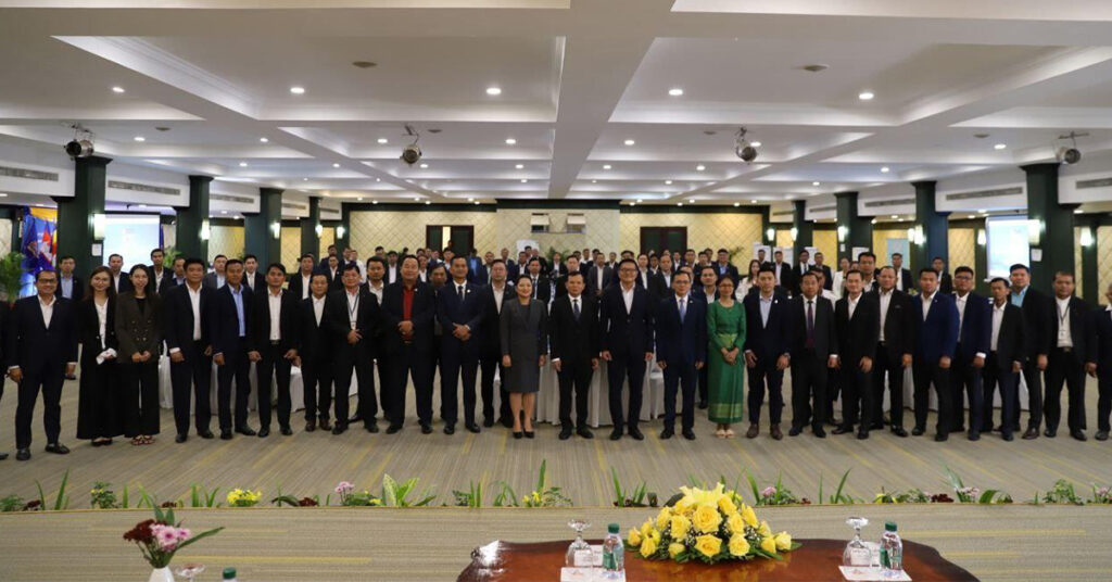 មន្រ្តីធនាគារជាតិ​៖ វិស័យធនាគារ និងហិរញ្ញវត្ថុ បាននិងកំពុងរីកចម្រើនគួរឱ្យកត់សម្គាល់ ដោយ​រក្សាបាននូវស្ថិរភាព និងនិរន្តរភាព ក្នុងការផ្តល់សេវាហិរញ្ញវត្ថុ