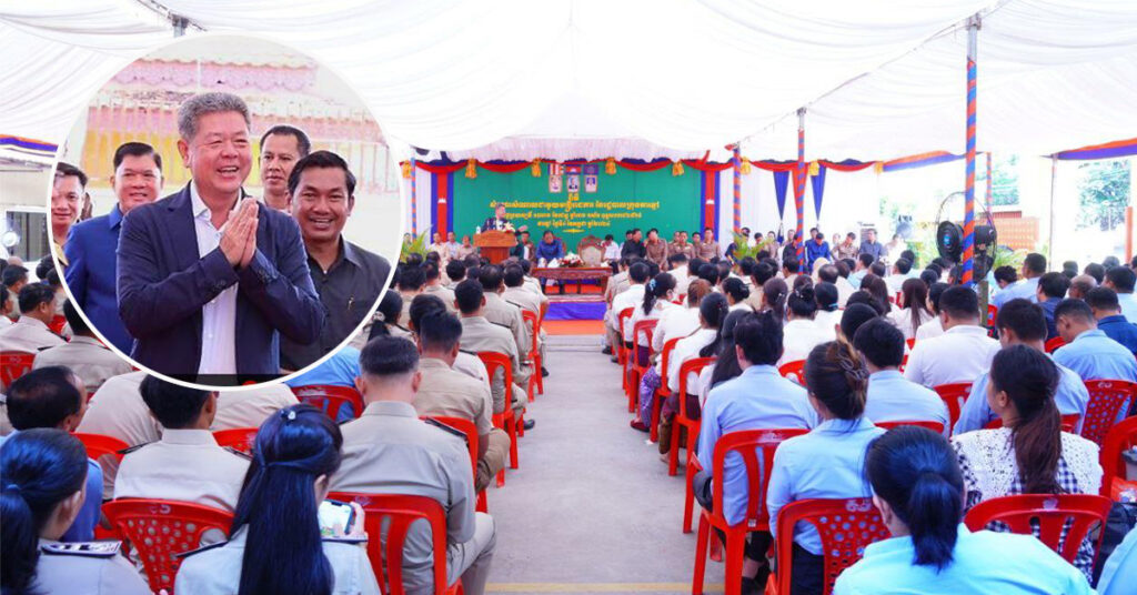 ក្រោយប្រកាសចូលកាន់តំណែង, លោក គួច ចំរើន ជួបសំណេះសំណាលជាមួយមន្រ្តីរាជការនៅក្រុងតាខ្មៅ និងផ្តាំឲ្យមន្ត្រីប្រែក្លាយស្ថានការណ៍លំបាកឲ្យមកជាអាចទទួលយកបាន ជាពិសេសរឿងបម្រើពលរដ្ឋ