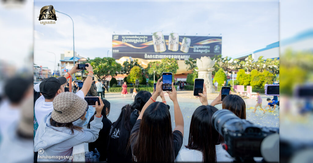 ABC Smooth Stout សម្ពោធជាផ្លូវការជាមួយនឹងការរាំពញ្ញាក់អារម្មណ៍ដ៏អស្ចារ្យ ក្នុងរាជធានីភ្នំពេញ